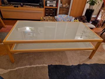 Salontafel beuken met melkglas beschikbaar voor biedingen