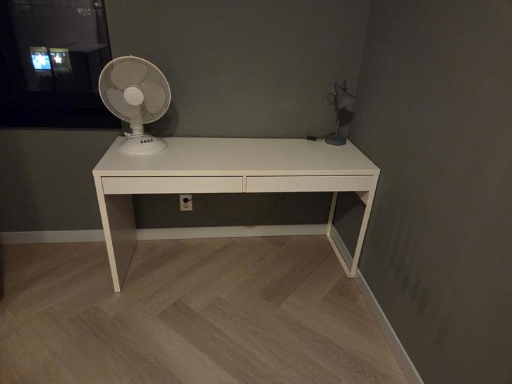 IKEA Micke bureau - Wit, Huis en Inrichting, Bureaus, Zo goed als nieuw, Ophalen