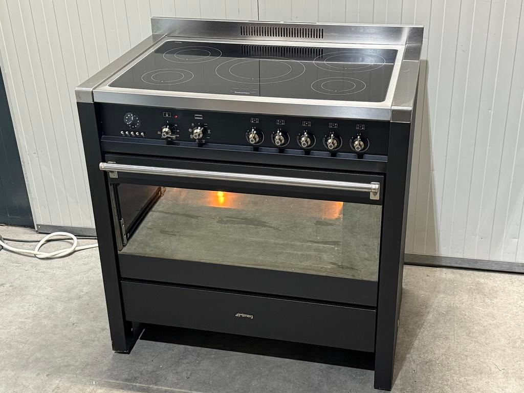 Inductie Smeg Fornuis - Oven met Grill - Zo goed als nieuw, Witgoed en Apparatuur, Fornuizen, Bella, Hete lucht, 60 cm of meer