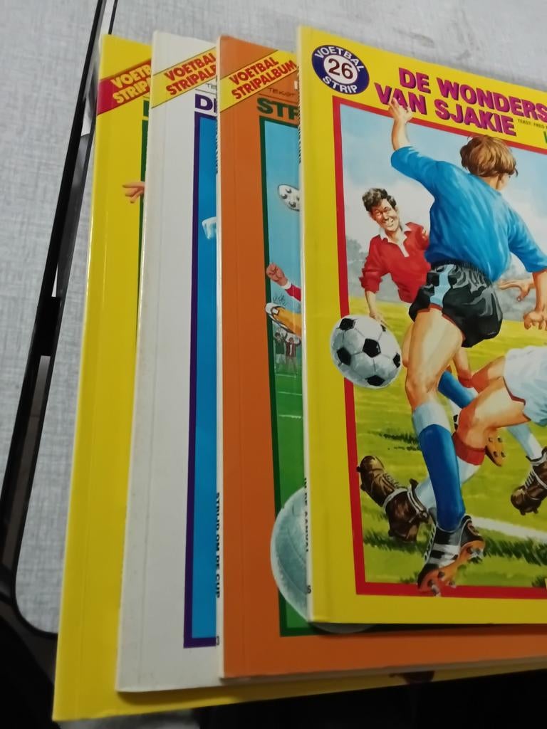 4 stripboeken van de wondersloffen van Sjakie,, Meerdere stripboeken, Ophalen of Verzenden, Gelezen