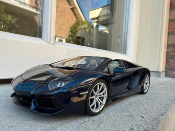 1:18 Lamborghini Aventador LP700-4 Roadster Autoart 74698 beschikbaar voor biedingen