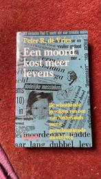 P.R. de Vries - Een moord kost meer levens, Boeken, Ophalen, Zo goed als nieuw, P.R. de Vries, Nederland
