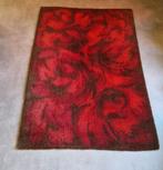 70's vintage vlierkleed rood vloerkleed jaren 70 kleed, Kolibrivintagehal@gmail.com, Ophalen of Verzenden, Rechthoekig, Retro design