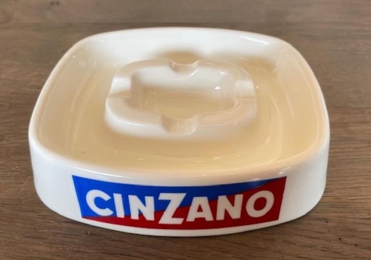 Aardewerk asbak (Maastricht) van Cinzano, Verzamelen, Merken en Reclamevoorwerpen, Zo goed als nieuw, Gebruiksvoorwerp, Ophalen of Verzenden