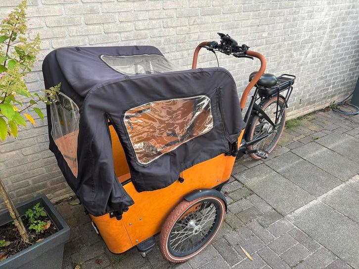 Vogue Carry 3 – Elektrische Bakfiets (zwart/bruin), Fietsen en Brommers, Fietsen | Bakfietsen, Zo goed als nieuw, 4 kinderen of meer