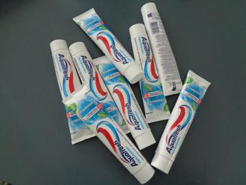 Aquafresh tandpasta, 125 ml, 8 stuks beschikbaar voor biedingen
