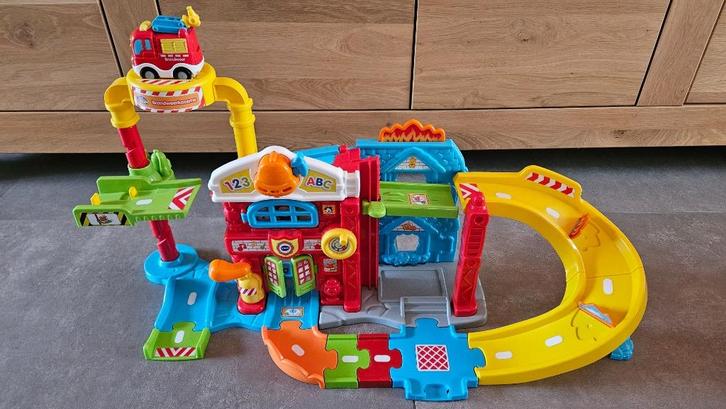 VTech toet toet auto's diverse sets (garage, kazerne etc.), Kinderen en Baby's, Speelgoed | Vtech, Gebruikt, 2 tot 4 jaar, Ophalen