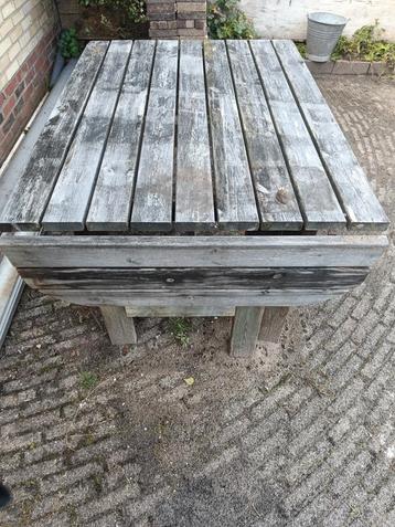 tuintafel  beschikbaar voor biedingen
