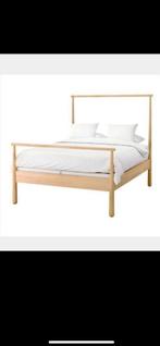 Bed van hout. 140 x 160 cm. Gjöra, Ophalen, Tweepersoons, 140 cm, Zo goed als nieuw