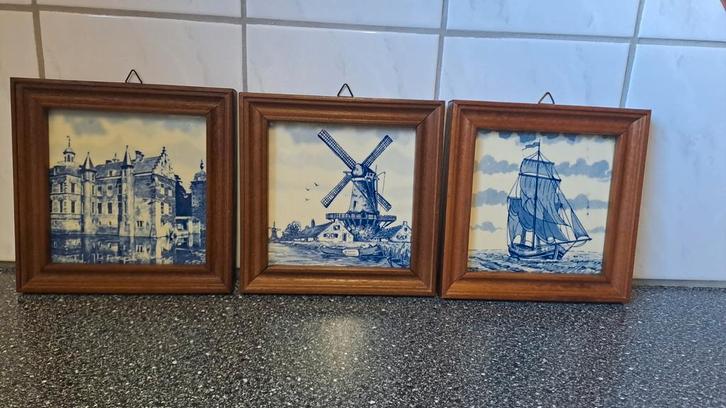 Delftsblauwe vintage tegels in houten lijst - Set van 3, Antiek en Kunst, Antiek | Wandborden en Tegels, Ophalen of Verzenden