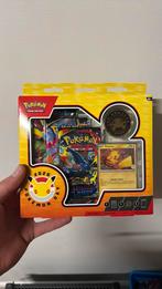 Pokemon pokemon day box 30 jaar, Ophalen of Verzenden, Zo goed als nieuw, Boosterbox
