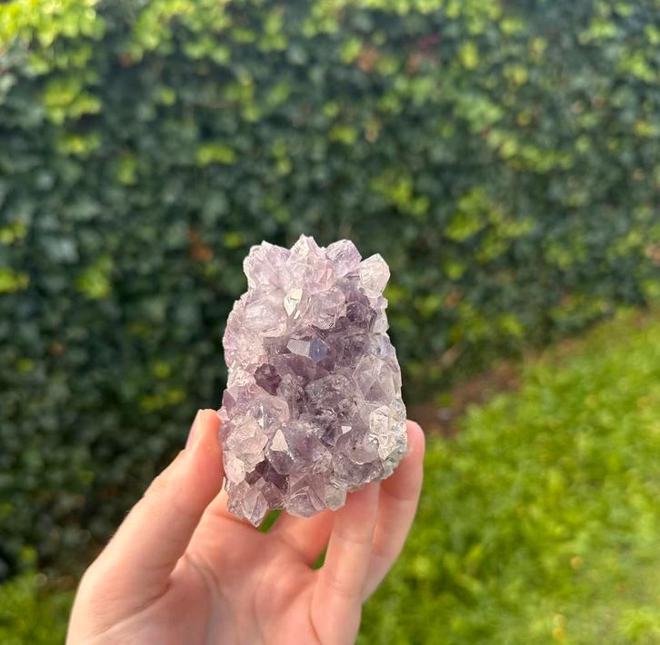 Prachtige amethist op standvlak, Verzamelen, Mineralen en Fossielen, Ophalen of Verzenden