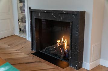 Moderne Marmer Schouw Nieuw in krat. beschikbaar voor biedingen