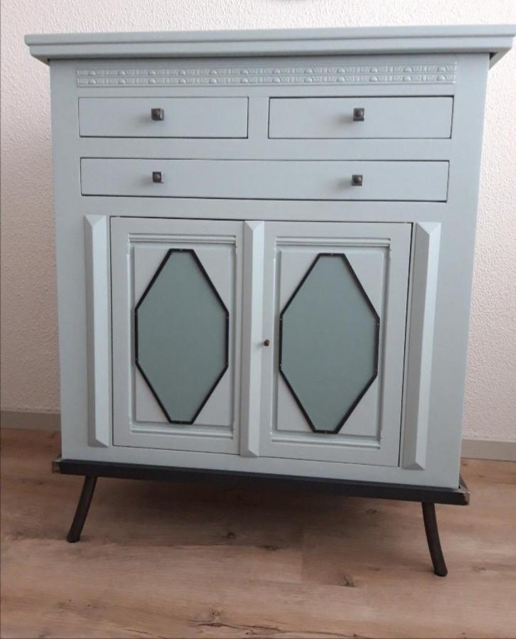 Kast van hout, Huis en Inrichting, Kasten | Dressoirs, Zo goed als nieuw, 50 tot 100 cm, 50 tot 75 cm, Met lade(s), Met deur(en)