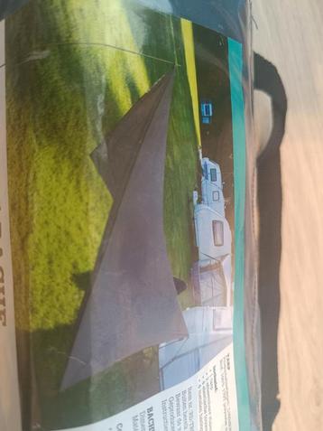 Tarp nieuw 450cm diagonaal met stokken beschikbaar voor biedingen
