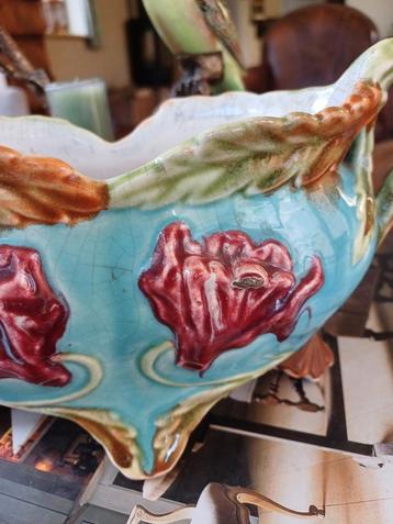 Franse brocante barbotine vaas jardiniere art deco majolica beschikbaar voor biedingen