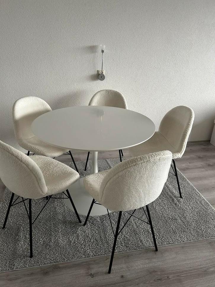 Witte eettafel met 5 teddy stoelen, Huis en Inrichting, Stoelen, Gebruikt, Vijf, Zes of meer stoelen, Stof, Wit, Ophalen of Verzenden