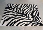 Hoogpolig vloerkleed tapijt zebra zgan, Huis en Inrichting, Stoffering | Tapijten en Kleden, Ophalen, Zwart, 150 tot 200 cm, 200 cm of meer