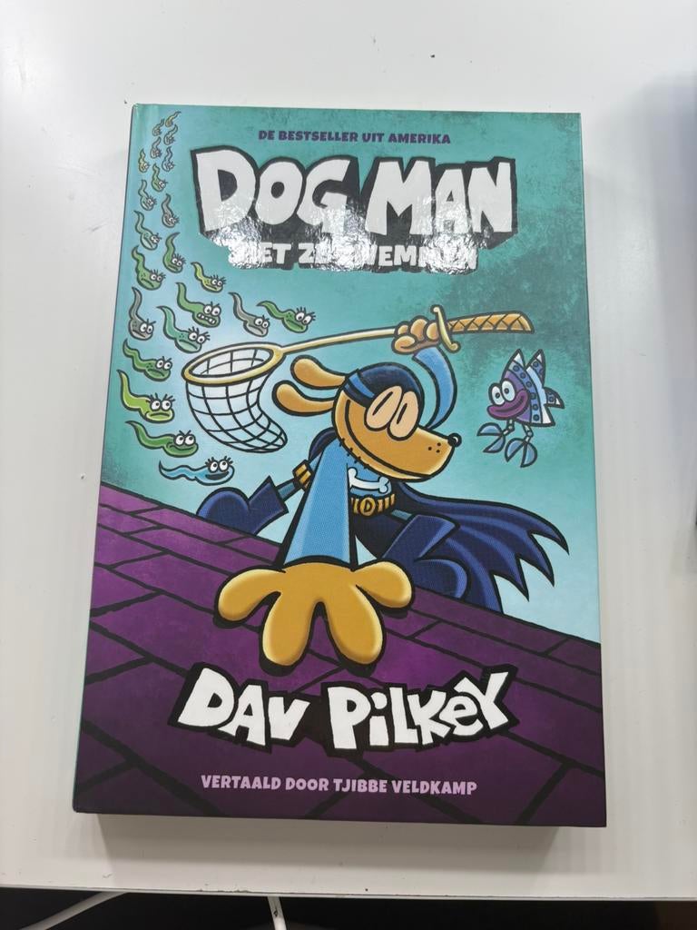 Dog Man (ziet ze zwemmen), Ophalen, Gelezen, Verhalen