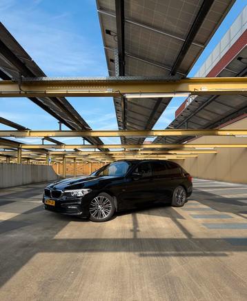 BMW 5-Serie 2.0 520D Touring AUT 2018 Zwart beschikbaar voor biedingen