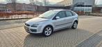 Ford Focus 1.6 2005 - nieuwe apk - cruise control- trekhaak, Auto's, 1596 cc, 15 km/l, Zwart, 4 cilinders