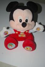 Spelende Mickey Mouse knuffel.    Ongeveer 25 cm zittend., Ophalen of Verzenden, Mickey Mouse, Knuffel