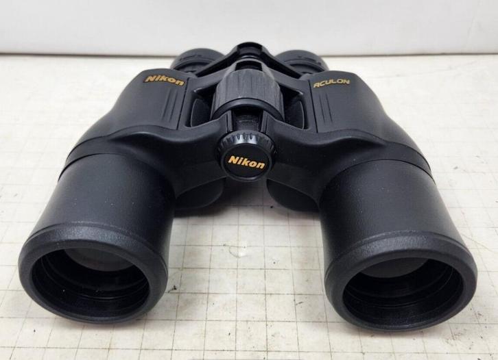 Nikon Aculon A211 10‑2250 Zoom verrekijker, Audio, Tv en Foto, Optische apparatuur | Verrekijkers, Zo goed als nieuw, 8 tot 12x