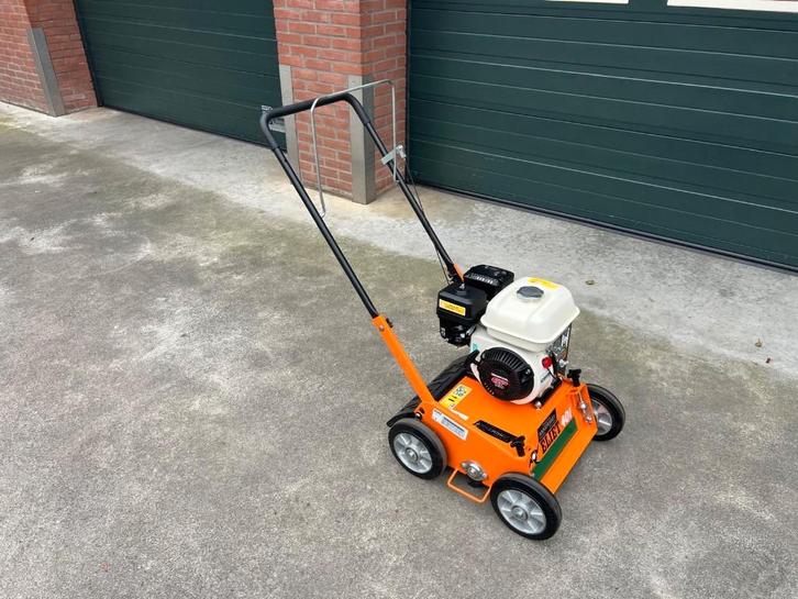 Eliet E401 VM demo verticuteermachine, Tuin en Terras, Verticuteermachines, Zo goed als nieuw, Benzine, Ophalen