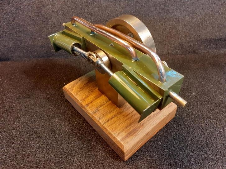 Stoommachine 2 cilinder boxermodel, Hobby en Vrije tijd, Modelbouw | Overige, Gebruikt, Groter dan 1:32, Ophalen of Verzenden