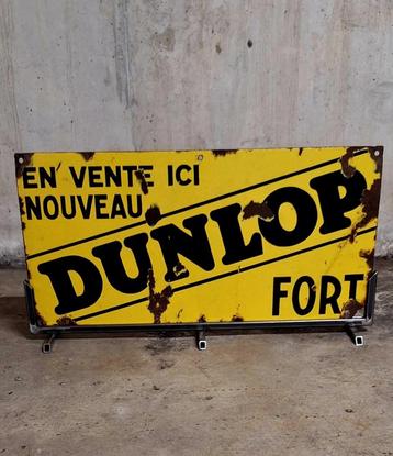 Antiek emaille reclamebord van Dunlop inclusief standaard. beschikbaar voor biedingen