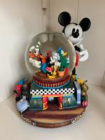 Snow globe 100 years of magic, Verzamelen, Ophalen of Verzenden, Mickey Mouse, Zo goed als nieuw, Beeldje of Figuurtje