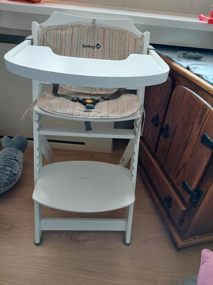 Safety First Houten Kinderstoel, Kinderen en Baby's, Kinderstoelen, Gebruikt, Meegroeistoel, Afneembaar eetblad, Gordel(s), Ophalen of Verzenden