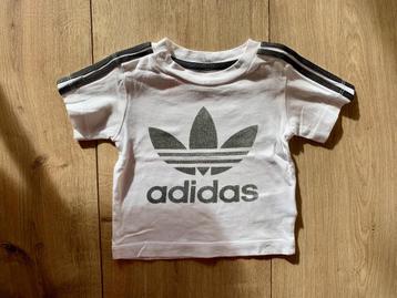Z.g.a.n. Zwart / wit Adidas shirt voor baby's, maat 68 / 74 beschikbaar voor biedingen