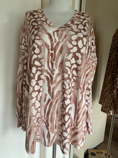 top Made in Italy 46/48 creme/fudge travel NIEUW, Kleding | Dames, Grote Maten, Nieuw, Shirt of Top, Beige, Verzenden
