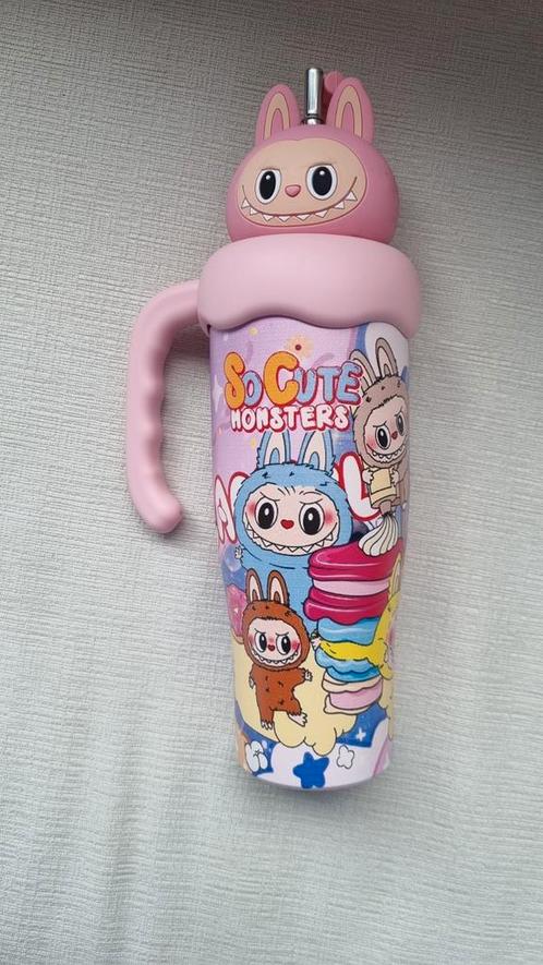 Labubu drinkbeker kleur rose., Sport en Fitness, Bidons, Nieuw, Ophalen of Verzenden