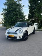Mini One 1.6 75pk 2012 Wit, NW APK, Bi-Xenon, Velgen, NAP CC, Auto's, Voorwielaandrijving, Euro 5, Stof, 74 pk