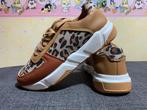 Nieuwe lichtgewicht schoenen met panter print maat 38, Overige kleuren, Nieuw, Ophalen of Verzenden, Sneakers of Gympen