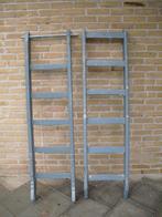 TE KOOP TWEE  OUDE HOUTEN  GAVE DAKGOTEN LADDERTJES, Ophalen, Gebruikt, 4 meter of meer