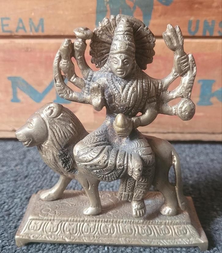Bronzen Durga op Leeuw - Hindoeïstisch Beeld, Antiek en Kunst, Kunst | Beelden en Houtsnijwerken, Ophalen of Verzenden