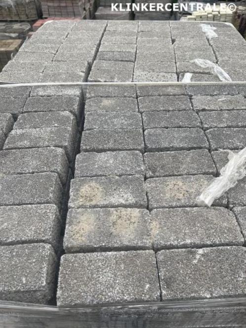 24615ykvt OPRUIMING BEDRIJFSTERREIN BETONKLINKERS, Tuin en Terras, Tegels en Klinkers, Gebruikt, Klinkers, Beton, 10 m² of meer