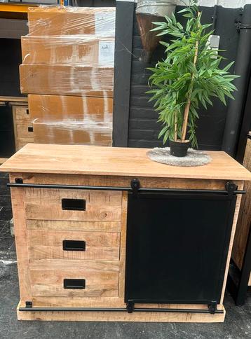 Dressoir Lotte beschikbaar voor biedingen