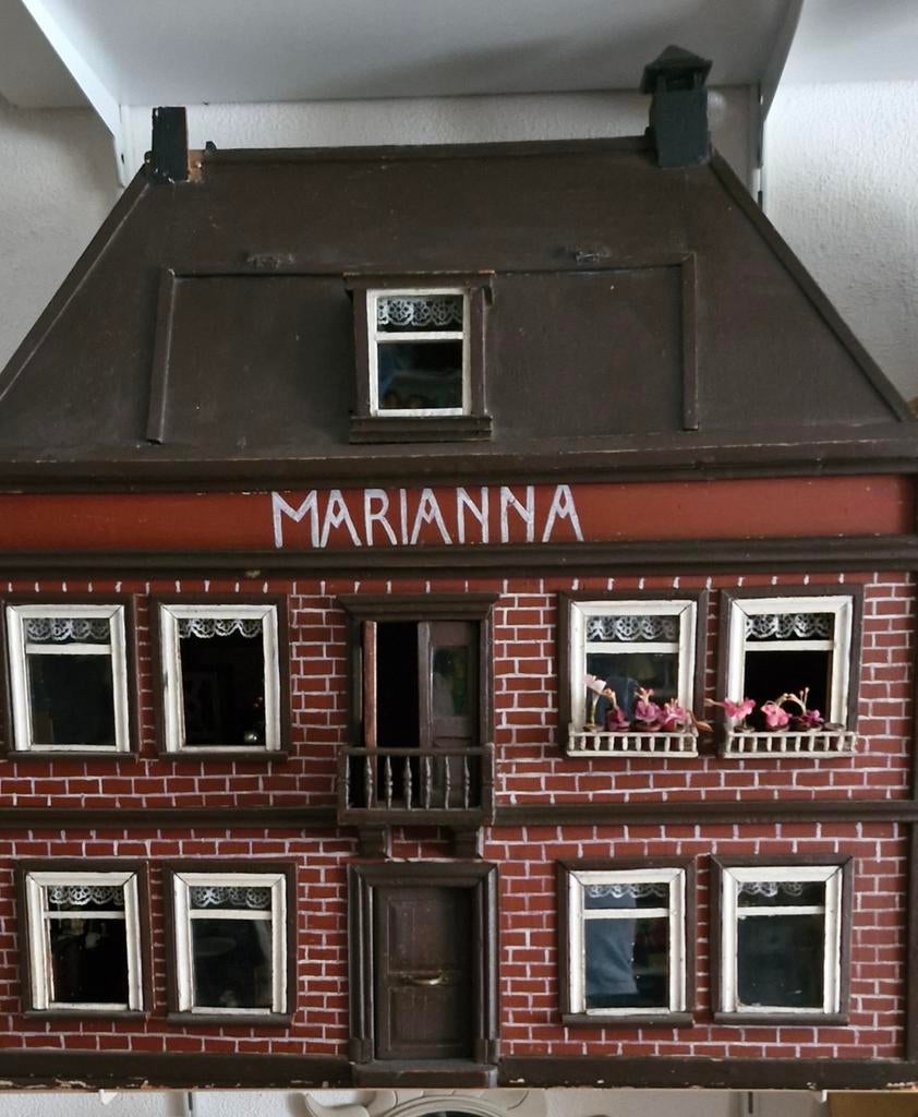 Antiek Poppenhuis 'Marianna' met Meubels en Details, Verzamelen, Ophalen, Gebruikt, Poppenhuis