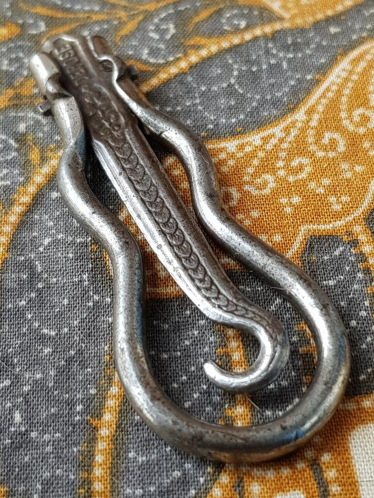 Mooie antieke reis veterhaak van Mandoline uit Frankrijk., Antiek en Kunst, Ophalen of Verzenden