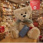Hermann Teddy. American artist. Ltd..  23cm, Verzamelen, Beren en Cherished Teddies, Ophalen of Verzenden, Zo goed als nieuw, Stoffen beer