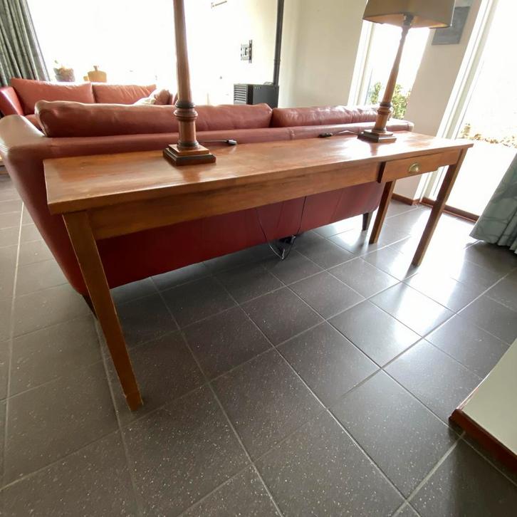 Elegante houten side table - Handig en handzaam formaat, Huis en Inrichting, Tafels | Sidetables, Gebruikt, 25 tot 50 cm, 100 tot 150 cm