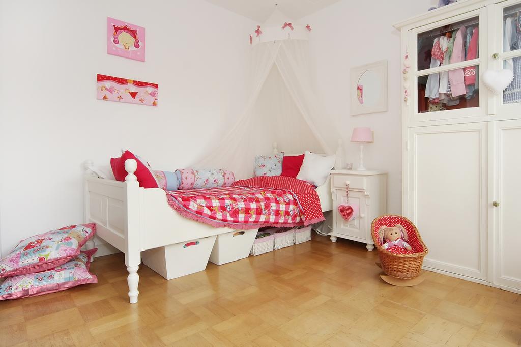 Prachtig houten 1-persoons bed, zonder matras, Ophalen, 85 tot 100 cm, Zo goed als nieuw, Matras