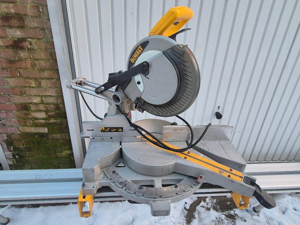 De walt afkortzaag dw712, Doe-het-zelf en Verbouw, Gereedschap | Zaagmachines, Ophalen, Cirkelzaag, Zo goed als nieuw, DeWALT