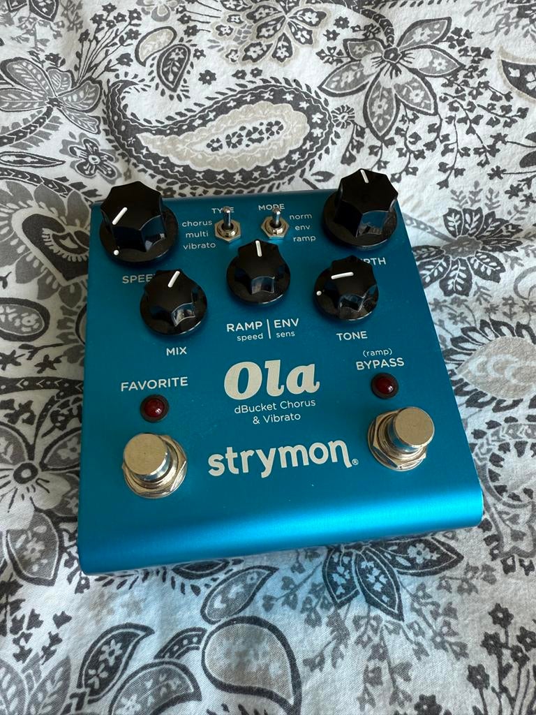 Strymon Ola dBucket Chorus & Vibrato Pedaal, Muziek en Instrumenten, Effecten, Ophalen of Verzenden, Zo goed als nieuw, Chorus