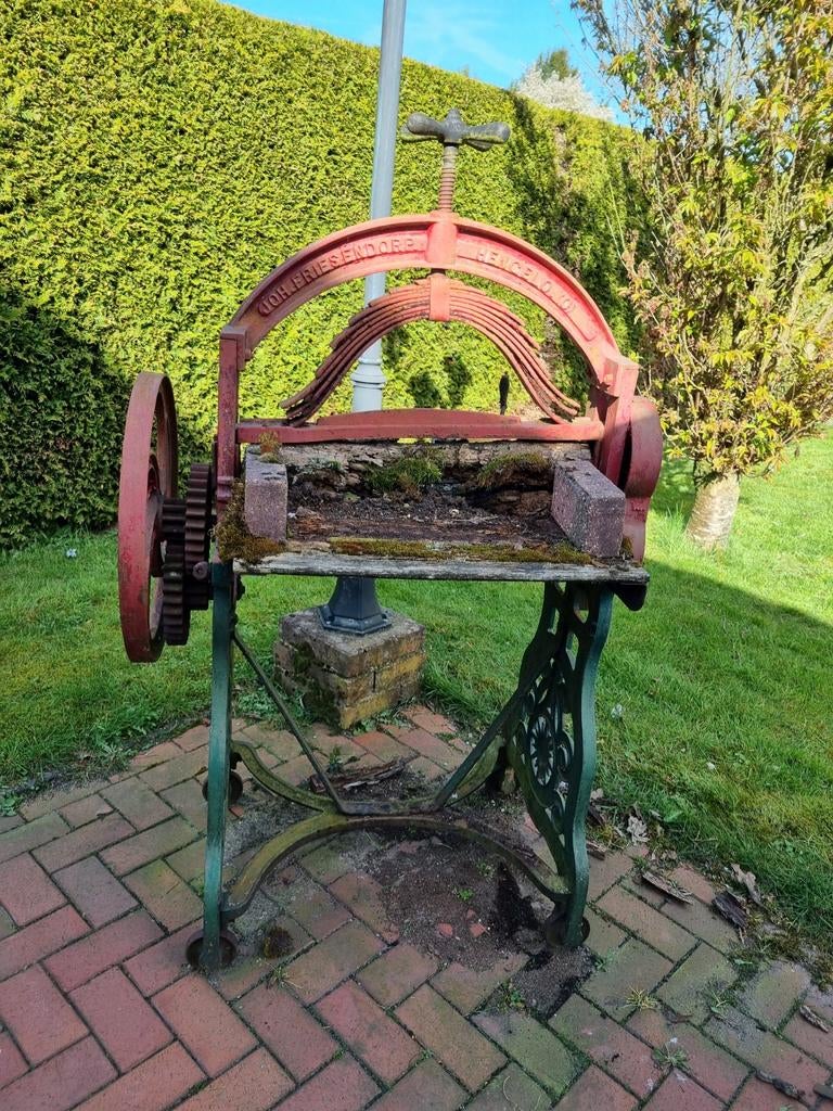 Antieke mangel/wringer, Ophalen