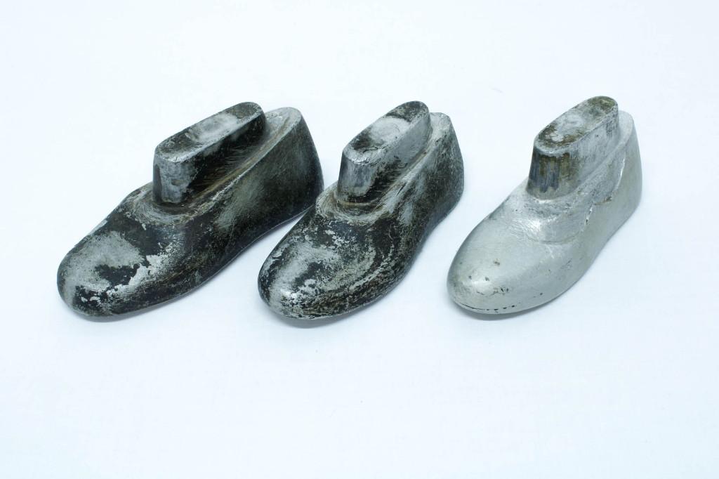 Vintage metalen mallen voor kinderschoenen, Ophalen
